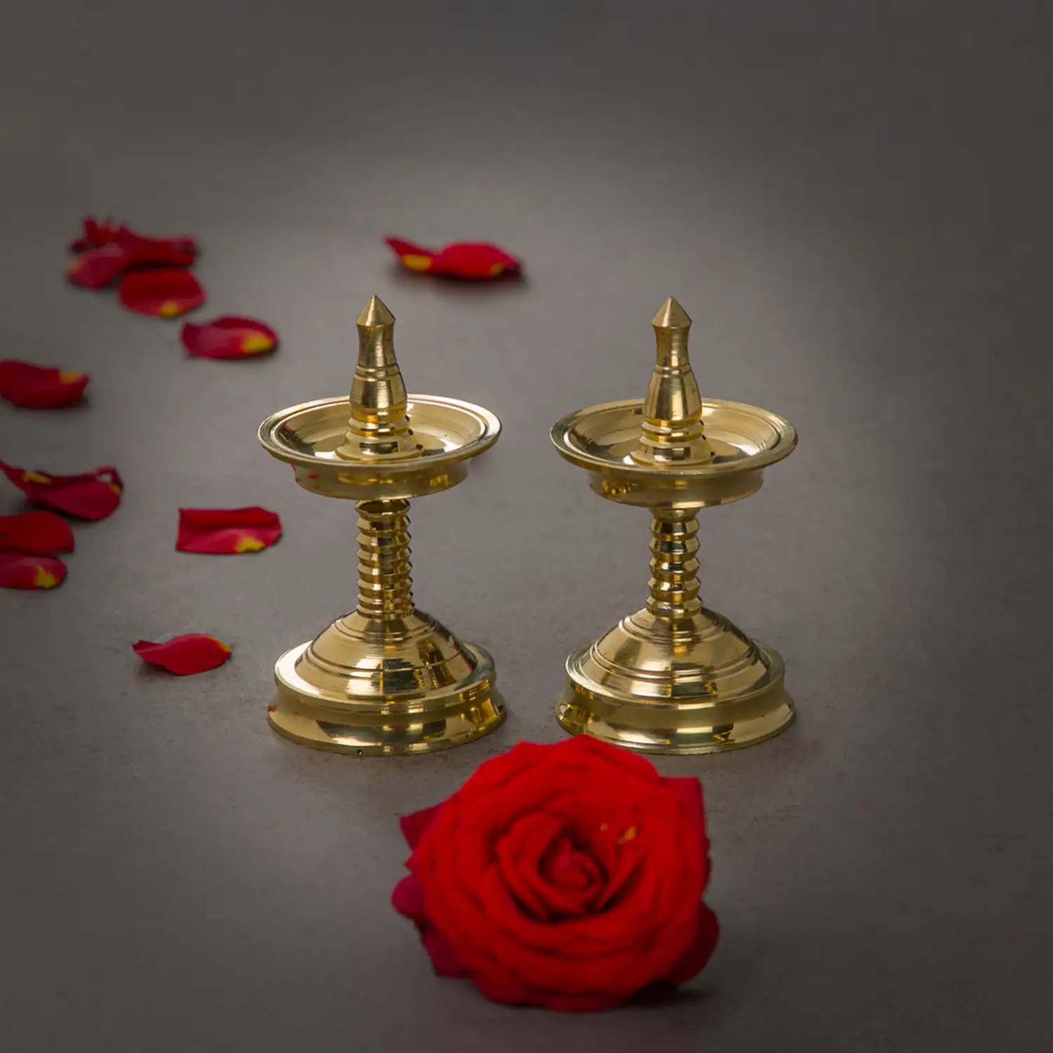 3 inches brass kerala nilavilakku mini lamp - image 1