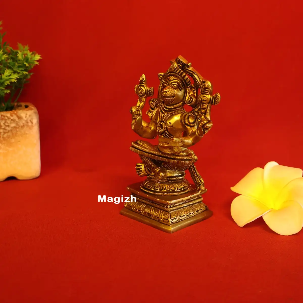 Brass Yoga Hanuman idol (4.5 inches) - image 2