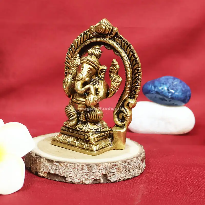 3.5 inches Brass frame Ganesha idol SC - image 2