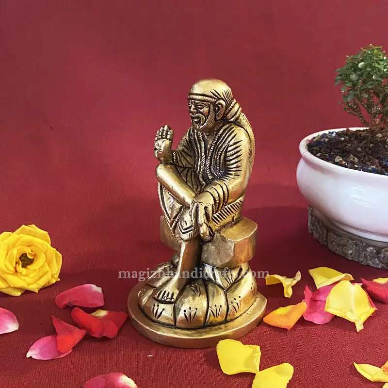 4.5 inches Brass Sai Baba idol - SC - image 2