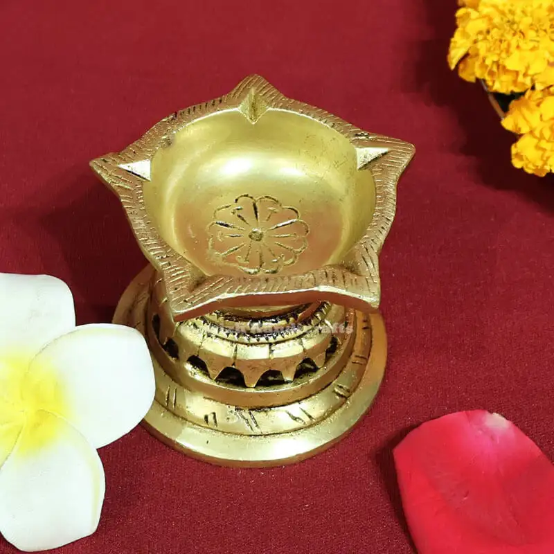 2.5 inches 5 face brass Lamp with base - image 1